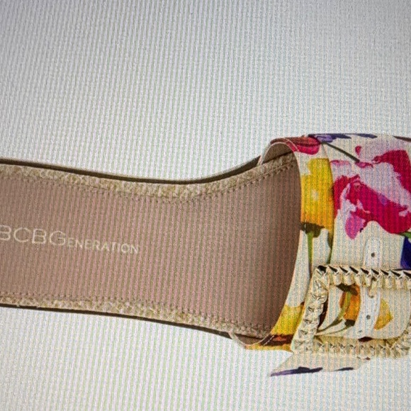 New BCBGeneration Mollie Sandals - Picture 9 of 9